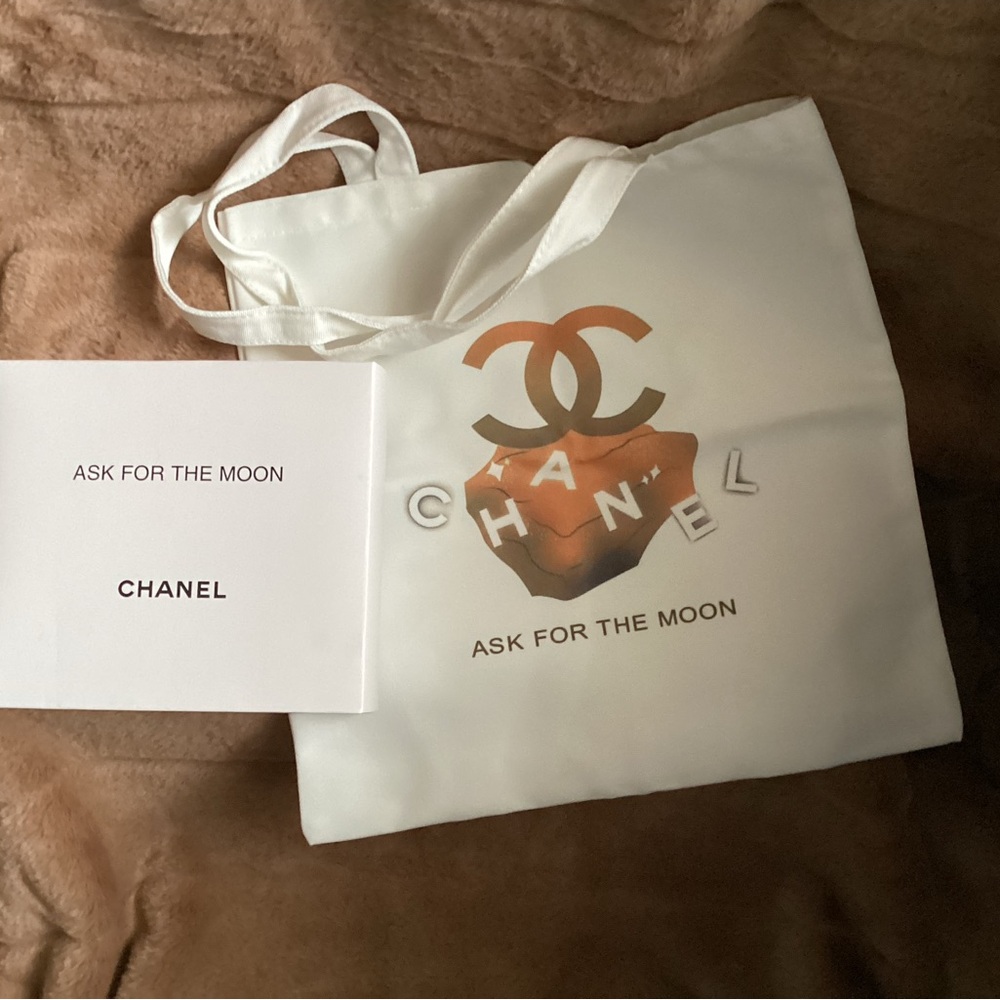 NEW CHANEL ‘Ask For The Moon’ Canvas Tote
